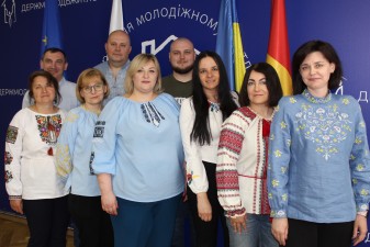 З Днем вишиванки